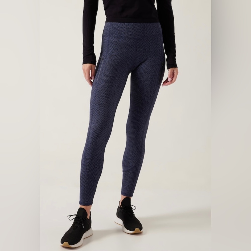 NWOT-Athleta Rainer Textured Tight, Large